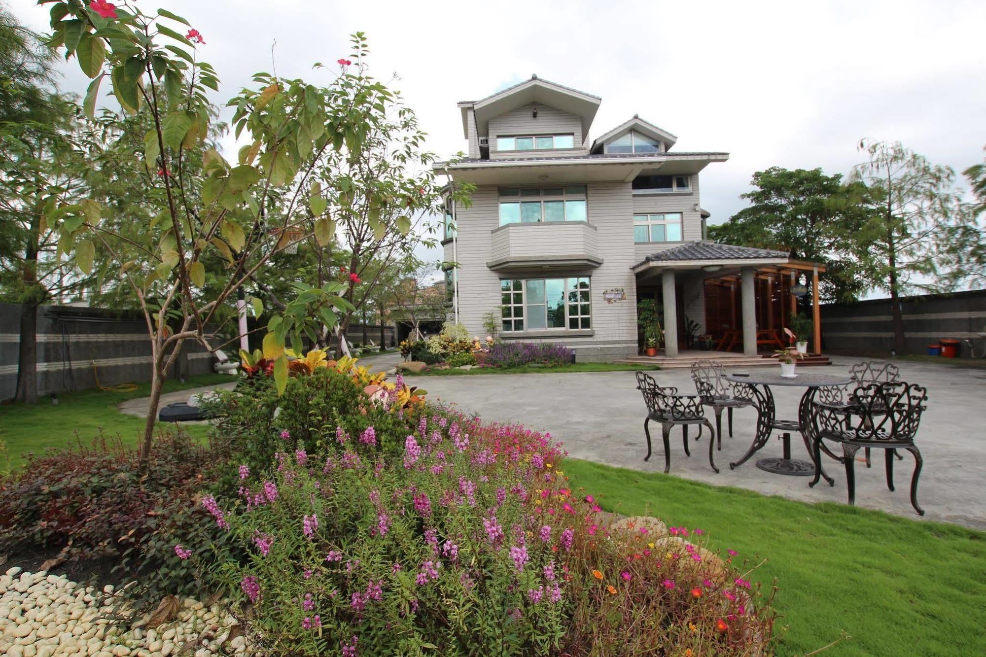 Yilan Pine Villa Homestay Luodong Exterior photo